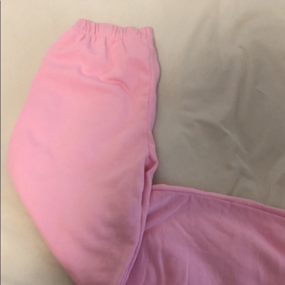 brandy melville bubblegum pink rosas